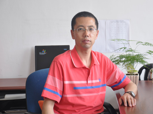 ˵��: http://www.onenight166.com/teacher-info/personal%20info/photo/linzhongqiu.jpg